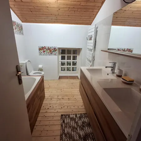 Le Clos Des Halles Feriehus *